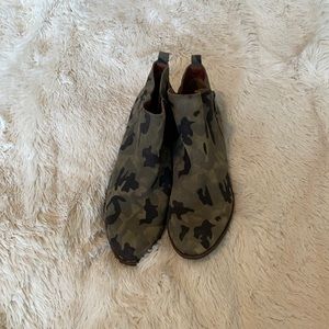 Lucky Brand camo booties. Size: 9.5